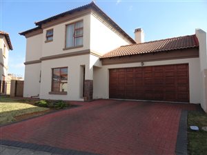 2 Bed Townhouse in Vanderbijlpark SE8