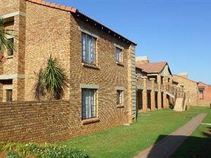 2 Bed Apartment in Mooikloof Ridge