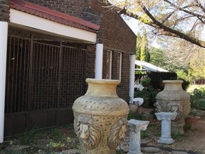 4 Bed House in Buyscelia