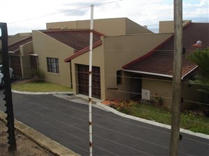 2 Bed Townhouse in Hibberdene