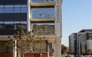 384 m² Commercial space in New Town Centre