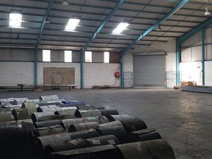 800 m² Industrial space in Gately