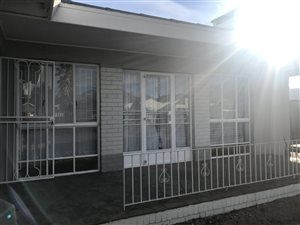 3 Bed House in Worcester West