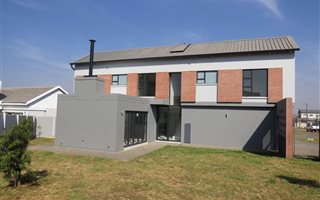 3 Bedroom House in Midstream Estate