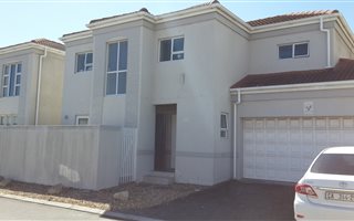 3 Bedroom House in Century City