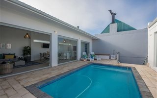 5 Bedroom House in Jongensfontein