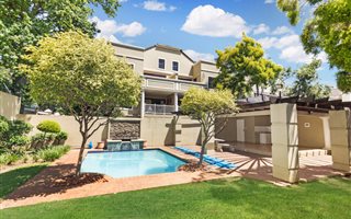 2 Bedroom Apartment in Saxonwold