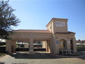 2 Bed Apartment in Northcliff