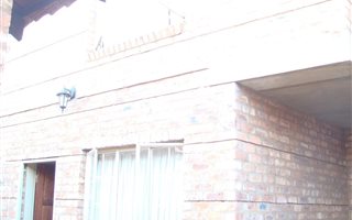 3 Bedroom Townhouse in Theresa Park