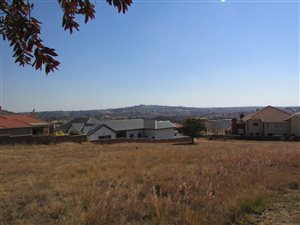 959 m² Land available in Rietvlei Heights Country Estate