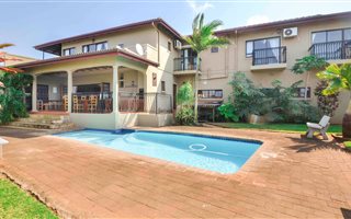 6 Bedroom House in Salt Rock