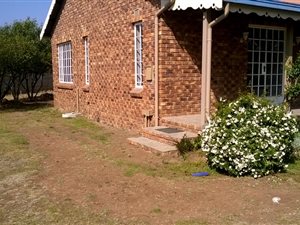 1 Bed Garden Cottage in Bredell AH