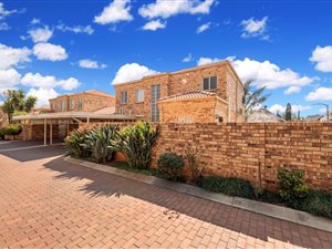 3 Bed House in Honey Hill