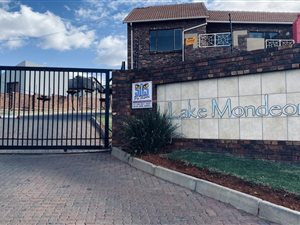 2 Bed Townhouse in Mondeor