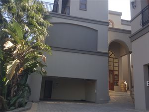 3 Bed Flat in Glenvista