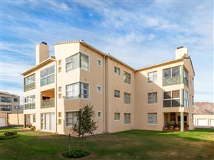 2 Bed Apartment in Greenways Golf Estate