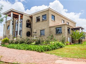4 Bed House in Protea Ridge