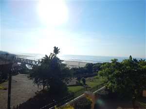 3 Bed Apartment in Illovo Beach
