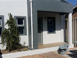 1 Bed Apartment in Hopefield