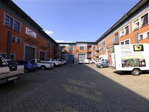 421 m² Industrial space in Hennopspark