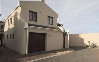 3 Bedroom Townhouse in Diep River