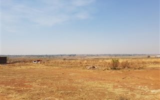 16.3 ha Land available in Wadeville