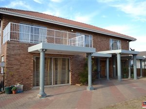 6 Bed House in Cultura Park