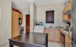 1 Bedroom Apartment in Douglasdale