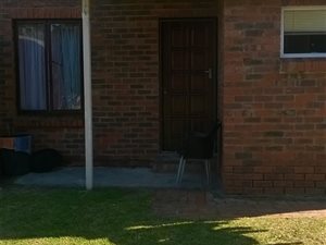 2 Bed Garden Cottage in Charlo