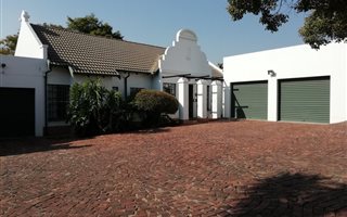 2 Bedroom Townhouse in Newlands