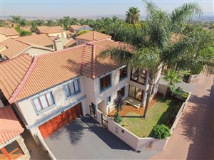 5 Bed House in Amberfield