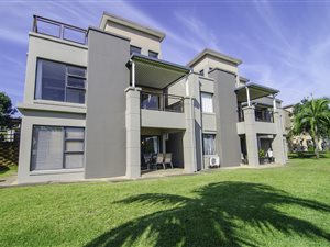2 Bed Apartment in Palm Lakes Estate