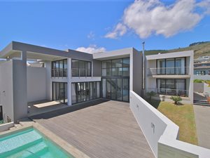 4 Bed House in Baronetcy Estate