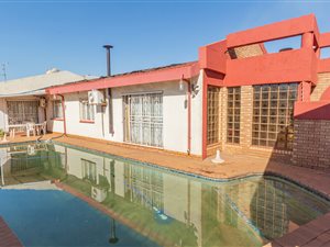 4 Bed House in Lenasia