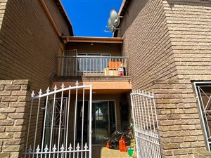 4 Bed Apartment in Isipingo Rail