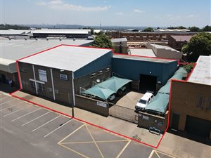 800 m² Commercial space in Isando
