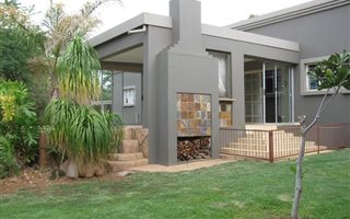 4 Bedroom House in Kameelfontein and surrounds
