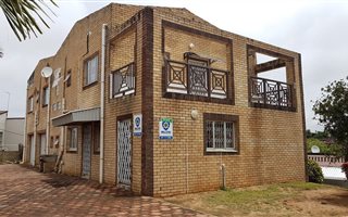 6 Bedroom House in Woodhaven