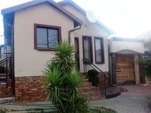 2 Bed House in Mahube Valley
