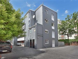 Studio Apartment in Claremont Upper