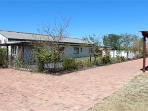 7 Bed House in Malmesbury