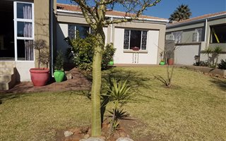 4 Bedroom Townhouse in Bankenveld