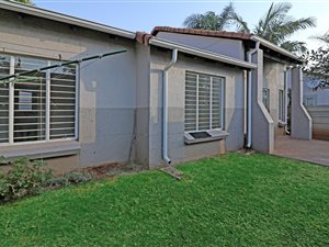 3 Bed Townhouse in Weltevreden Park