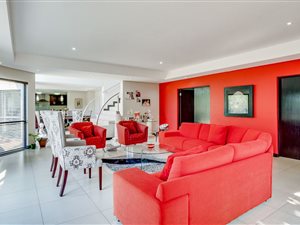 4 Bed Townhouse in Beverley Hills