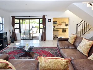 4 Bed Duplex in Sheffield Beach