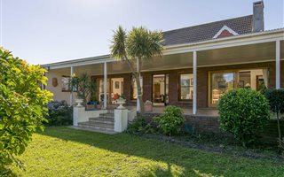 4 Bedroom House in Noordhoek