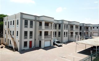 2284 m² Office Space in Eastgate