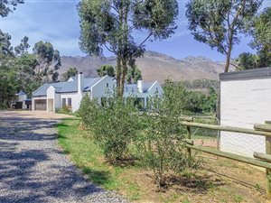 4 Bed House in Firlands