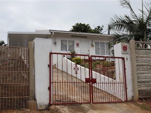 3 Bed Simplex in Trenance Park