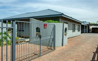 3 Bedroom House in Moregloed